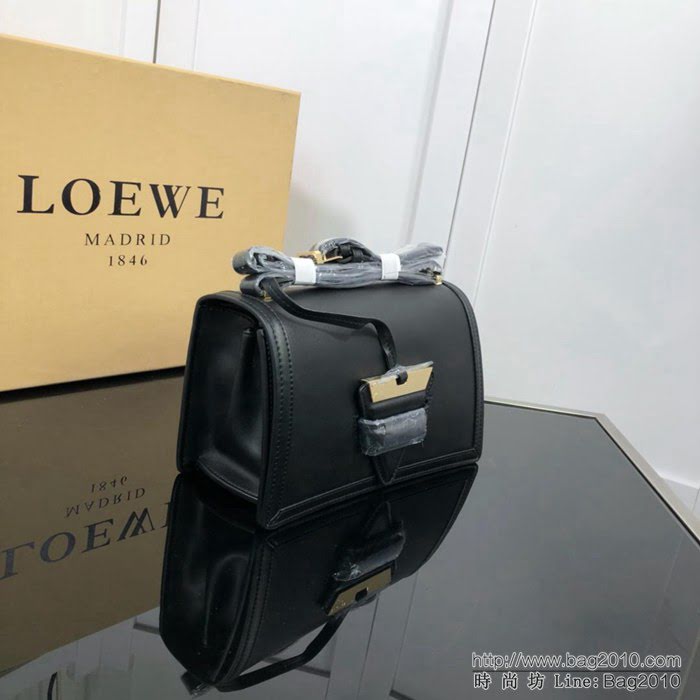 LOEWE羅意威 原單品質 Barcelona三角包 L01582016 最新概念款 牛皮肩背斜挎包  jdl1145